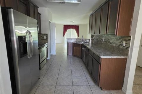 House in Groveland, Florida 3 bedrooms, 141.77 sq.m. № 1908442 - photo 2