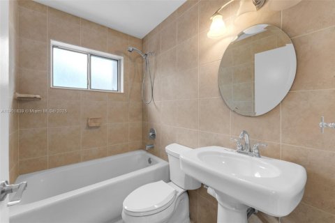 Купить виллу или дом в Майами, Флорида 3 спальни, 119.01м2, № 1951830 - фото 18