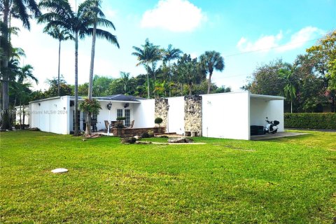 House in Miami, Florida 4 bedrooms, 264.96 sq.m. № 1694704 - photo 4