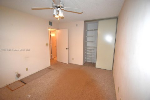 Condo in Coconut Creek, Florida, 2 bedrooms  № 1931266 - photo 5