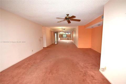 Condo in Coconut Creek, Florida, 2 bedrooms  № 1931266 - photo 8