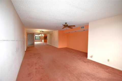 Condo in Coconut Creek, Florida, 2 bedrooms  № 1931266 - photo 7