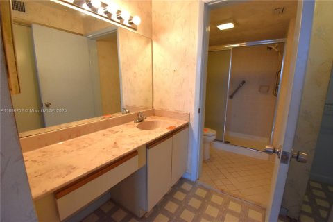 Condo in Coconut Creek, Florida, 2 bedrooms  № 1931266 - photo 14