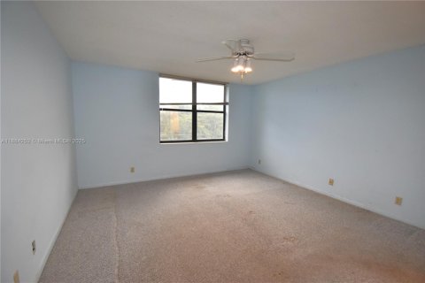 Condo in Coconut Creek, Florida, 2 bedrooms  № 1931266 - photo 10