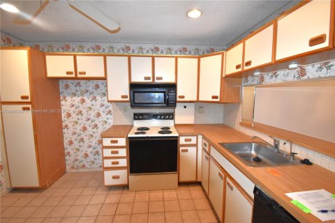 Condo in Coconut Creek, Florida, 2 bedrooms  № 1931266 - photo 2