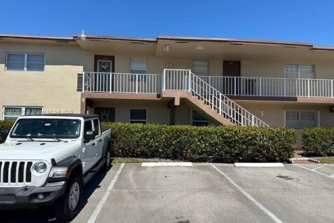 Снять в аренду кондоминиум в Маргит, Флорида 2 спальни, 91.97м2, № 1898239 - фото 1