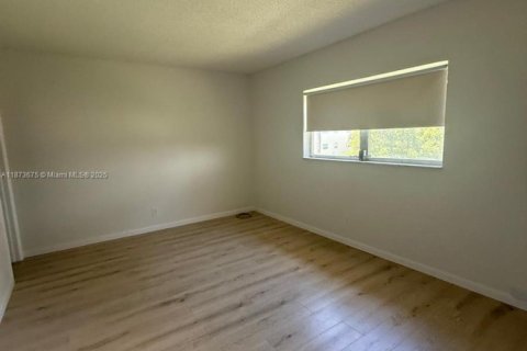 Снять в аренду кондоминиум в Маргит, Флорида 2 спальни, 91.97м2, № 1898239 - фото 5