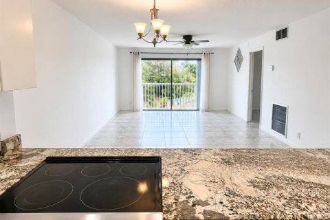 Condo in Fort Lauderdale, Florida, 2 bedrooms  № 2181296 - photo 10