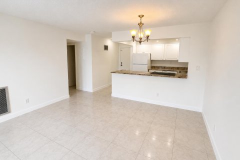 Condo in Fort Lauderdale, Florida, 2 bedrooms  № 2181296 - photo 9