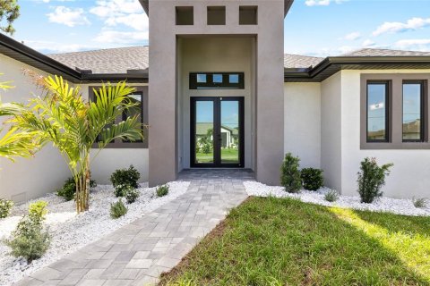 House in Rotonda, Florida 4 bedrooms, 231.05 sq.m. № 2152065 - photo 5
