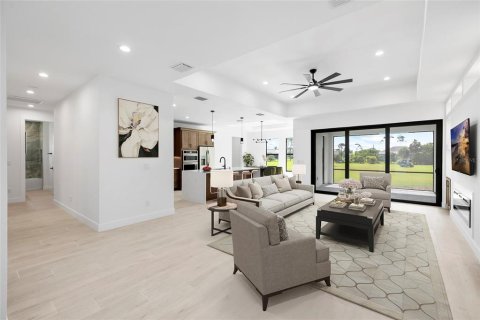 House in Rotonda, Florida 4 bedrooms, 231.05 sq.m. № 2152065 - photo 11