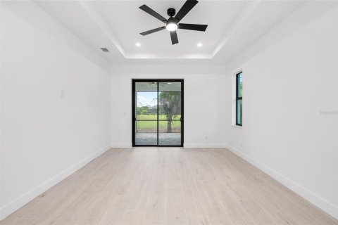House in Rotonda, Florida 4 bedrooms, 231.05 sq.m. № 2152065 - photo 23