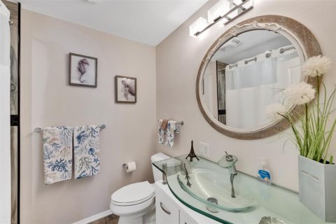 Condo in Holmes Beach, Florida, 2 bedrooms № 2144586 - photo 23