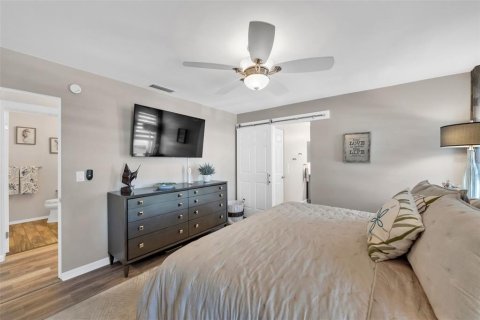 Condo in Holmes Beach, Florida, 2 bedrooms № 2144586 - photo 19