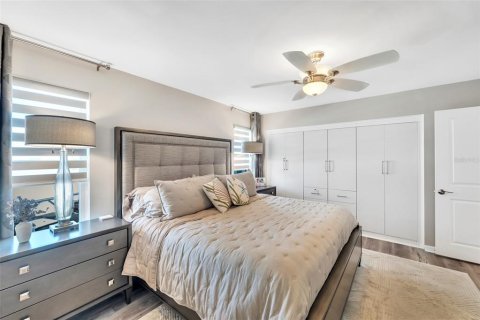 Condo in Holmes Beach, Florida, 2 bedrooms № 2144586 - photo 18