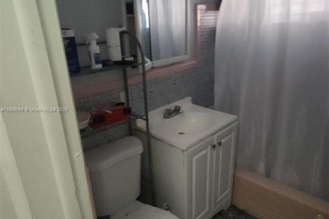 House in Miami, Florida 2 bedrooms, 77.29 sq.m. № 1749741 - photo 7