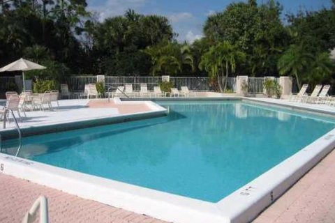 Copropriété à louer à Palm Beach Gardens, Floride: 2 chambres, 123.93 m2 № 736533 - photo 1