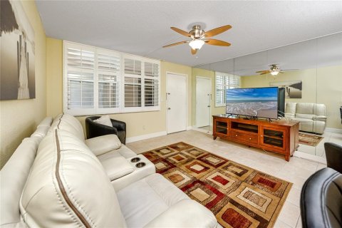 Copropriété à vendre à South Pasadena, Floride: 1 chambre, 55.74 m2 № 1733367 - photo 3