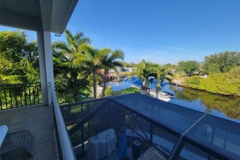 Villa ou maison à vendre à Port Charlotte, Floride: 6 chambres, 443.79 m2 № 2413692 - photo 29