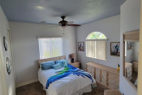 Villa ou maison à vendre à Port Charlotte, Floride: 6 chambres, 443.79 m2 № 2413692 - photo 14