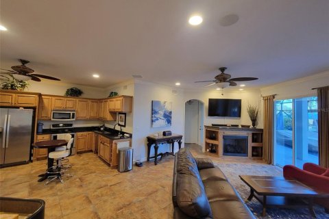 Villa ou maison à vendre à Port Charlotte, Floride: 6 chambres, 443.79 m2 № 2413692 - photo 4