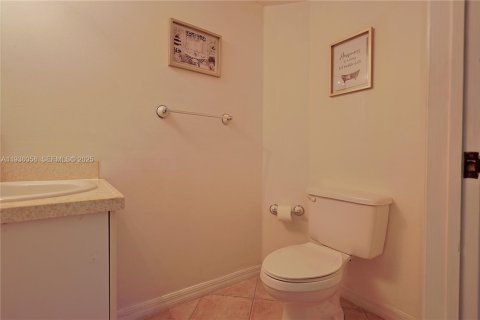 Condo in Miami, Florida, 1 bedroom № 1994165 - photo 26