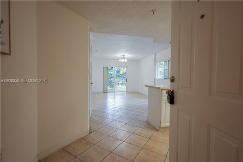 Condo in Miami, Florida, 1 bedroom № 1994165 - photo 23