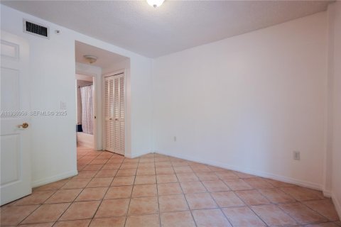 Condo in Miami, Florida, 1 bedroom № 1994165 - photo 20