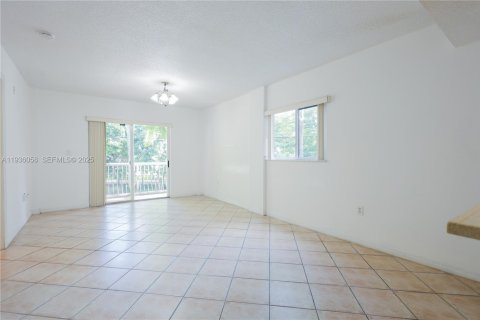 Condo in Miami, Florida, 1 bedroom № 1994165 - photo 15