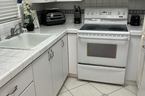 Кондоминиум с 2 спальнями в Хайалиа, Флорида № 2048330