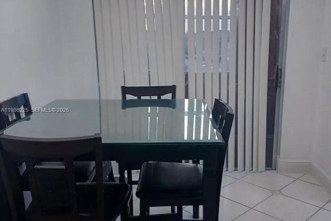 Купить кондоминиум в Хайалиа, Флорида 2 спальни, 70.61м2, № 2048330 - фото 2