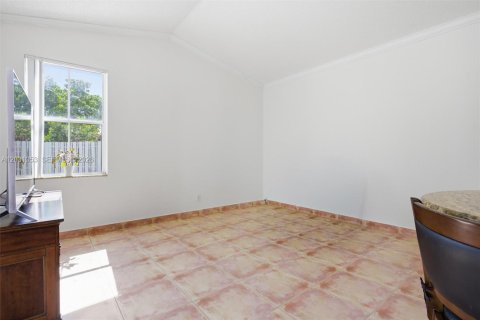Villa ou maison à vendre à Pembroke Pines, Floride: 4 chambres, 166.11 m2 № 2084818 - photo 16