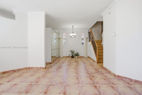 Villa ou maison à vendre à Pembroke Pines, Floride: 4 chambres, 166.11 m2 № 2084818 - photo 9