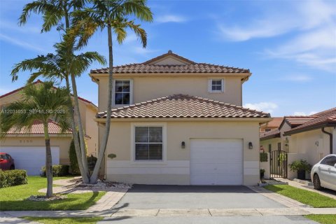 Villa ou maison à vendre à Pembroke Pines, Floride: 4 chambres, 166.11 m2 № 2084818 - photo 4