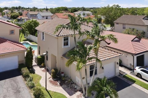 Villa ou maison à vendre à Pembroke Pines, Floride: 4 chambres, 166.11 m2 № 2084818 - photo 6