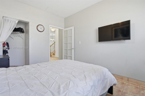 Villa ou maison à vendre à Pembroke Pines, Floride: 4 chambres, 166.11 m2 № 2084818 - photo 27