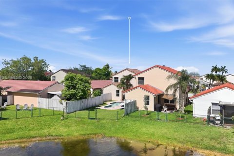 Villa ou maison à vendre à Pembroke Pines, Floride: 4 chambres, 166.11 m2 № 2084818 - photo 7