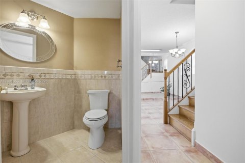 Villa ou maison à vendre à Pembroke Pines, Floride: 4 chambres, 166.11 m2 № 2084818 - photo 28