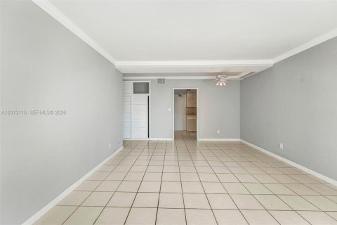 Condominio en alquiler en Miami, Florida, 1 dormitorio, 69.68 m2 № 2076140 - foto 28