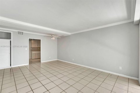 Condominio en alquiler en Miami, Florida, 1 dormitorio, 69.68 m2 № 2076140 - foto 27