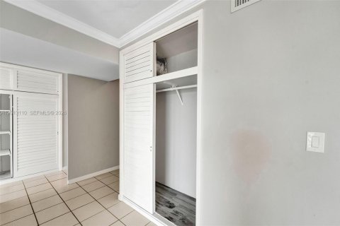 Condominio en alquiler en Miami, Florida, 1 dormitorio, 69.68 m2 № 2076140 - foto 29