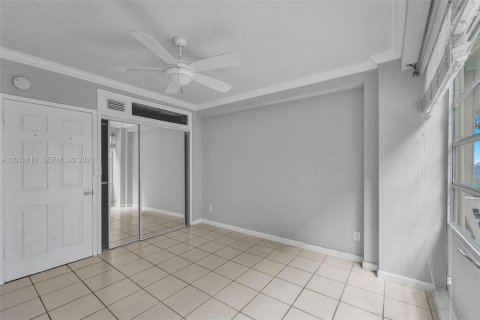 Condominio en alquiler en Miami, Florida, 1 dormitorio, 69.68 m2 № 2076140 - foto 22