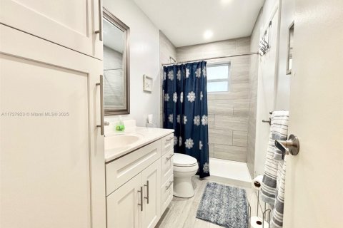 Condo in Lauderdale Lakes, Florida, 1 bedroom  № 1703290 - photo 25
