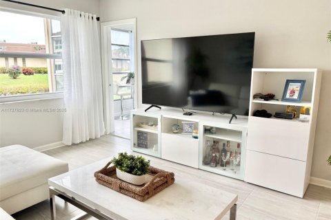 Condo in Lauderdale Lakes, Florida, 1 bedroom  № 1703290 - photo 20