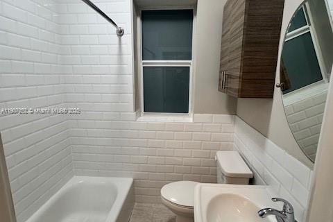 Apartamento en alquiler en Coral Gables, Florida, 565.4 m2 № 1964931 - foto 6