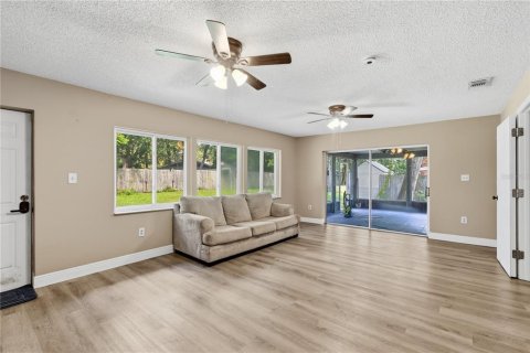 Casa en venta en Winter Springs, Florida, 4 dormitorios, 199.74 m2 № 2152306 - foto 23