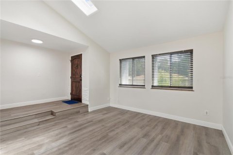 Casa en venta en Winter Springs, Florida, 4 dormitorios, 199.74 m2 № 2152306 - foto 5