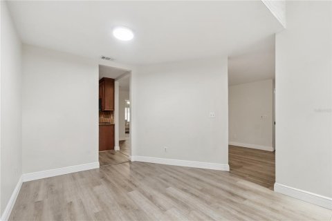 Casa en venta en Winter Springs, Florida, 4 dormitorios, 199.74 m2 № 2152306 - foto 8