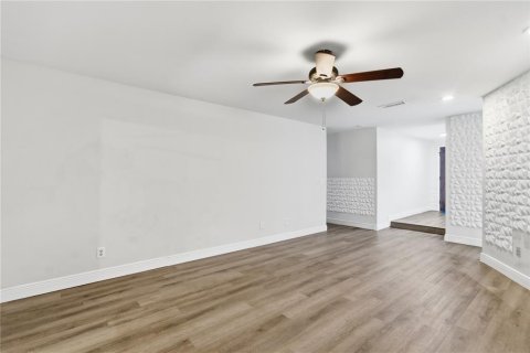 Casa en venta en Winter Springs, Florida, 4 dormitorios, 199.74 m2 № 2152306 - foto 13