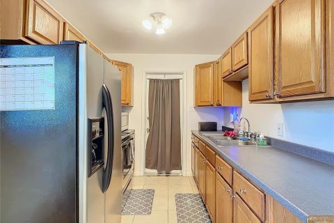 House in Daytona Beach, Florida 3 bedrooms, 104.79 sq.m. № 1524844 - photo 4